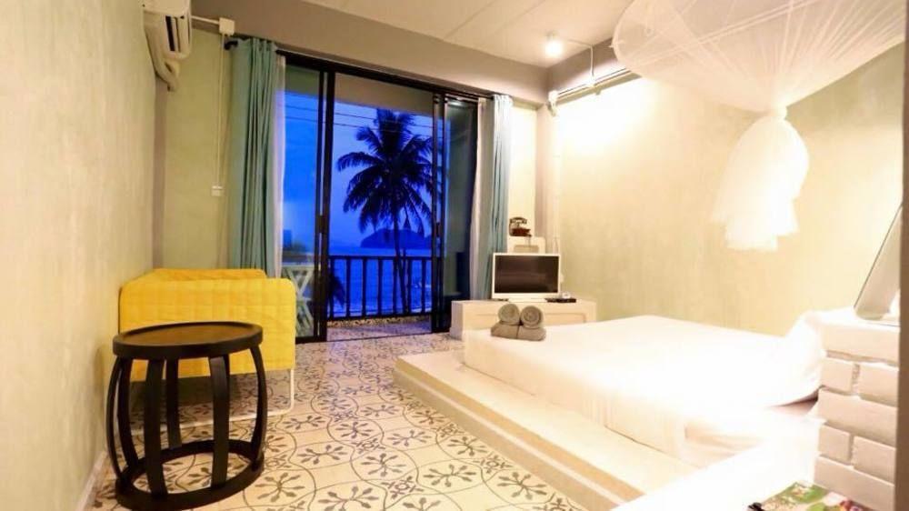 Hotel De Sea Almond Chumphon Exterior foto